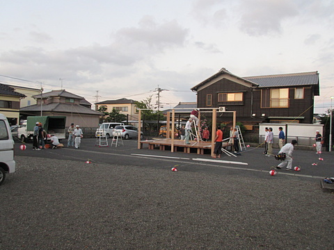 朝5時前からの作業です。ご苦労さまです。