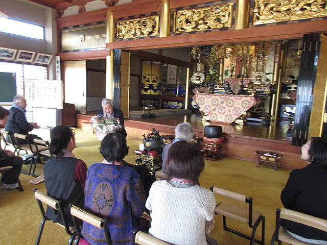 お寺参りを続けられる清松さんに元気をいただきます