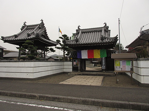 報恩講さまを迎える円光寺全景